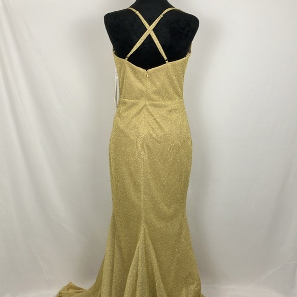 43 Gold spaghetti strap dress with a slit - Picture 5 of 7